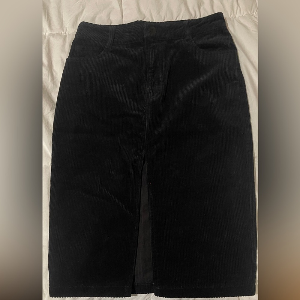 Forever 21 Black Courduroy pencil skirt Size M